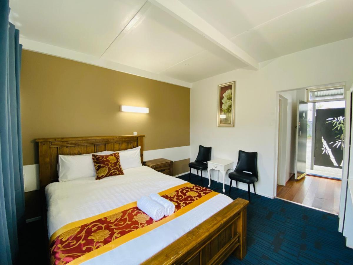 Mid Valley Motel Morwell Esterno foto