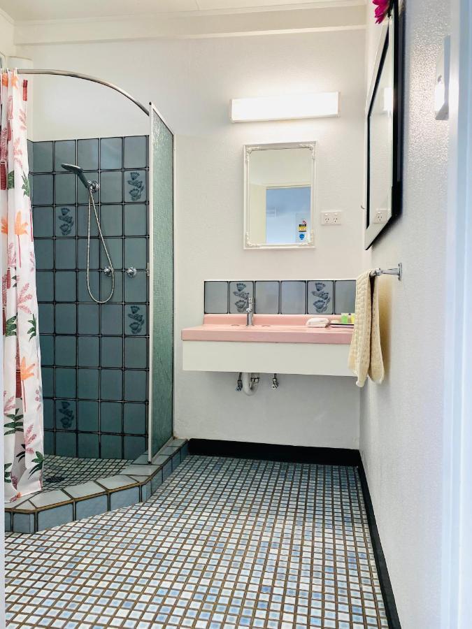 Mid Valley Motel Morwell Esterno foto
