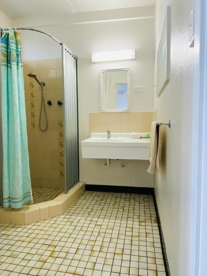 Mid Valley Motel Morwell Esterno foto